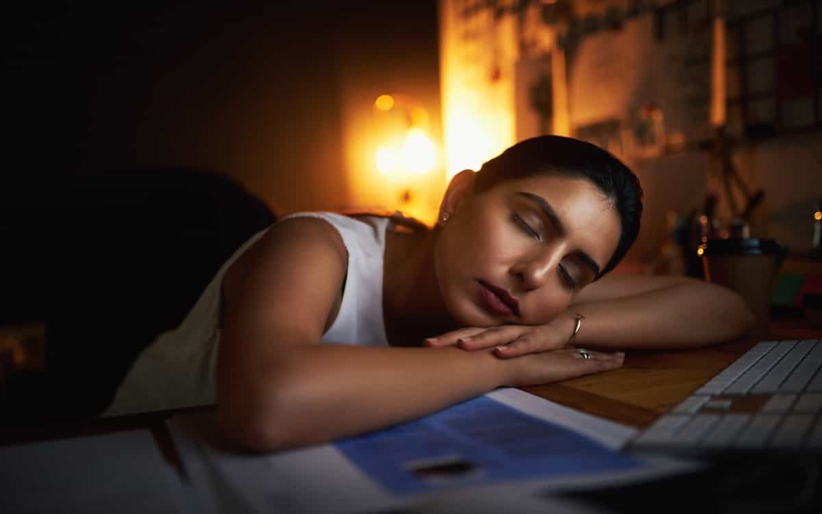 What Are The Signs of Sleep Deprivation